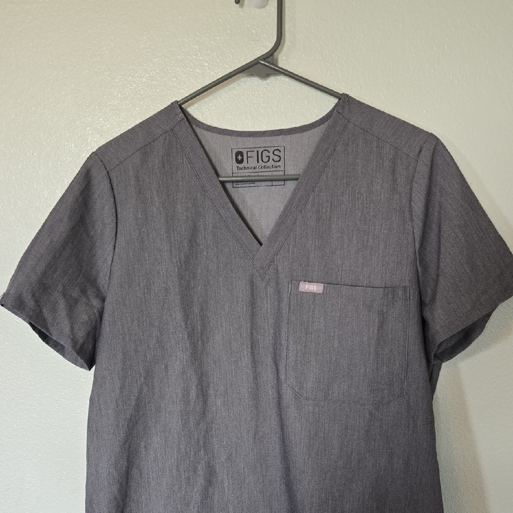 Figs | Gray V Neck Short Sleeve Scrub Top Size Medium